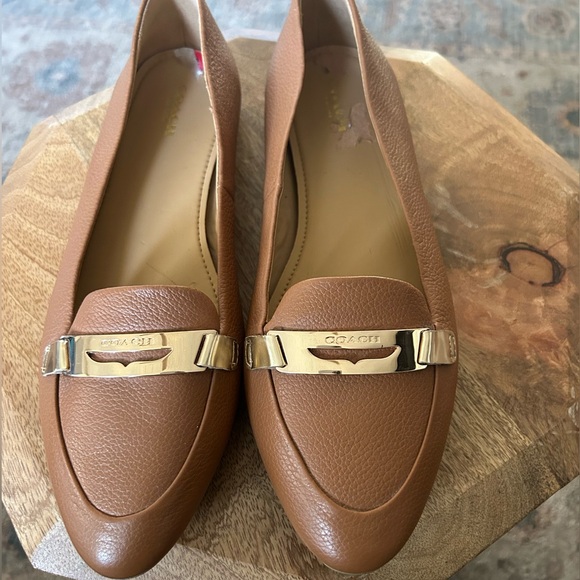 Coach Leather loafers Size 12
Great condition - Picture 2 of 10